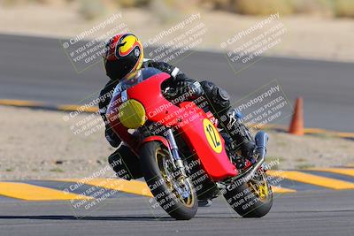 media/Oct-08-2022-SoCal Trackdays (Sat) [[1fc3beec89]]/Turn 10 (945am)/